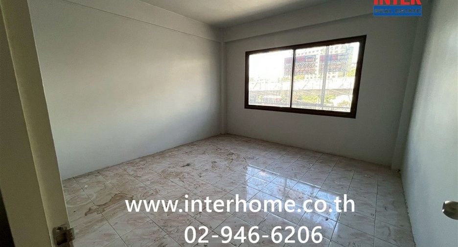 Local comercial en venta de 3 habitaciones en Khan Na Yao, Bangkok