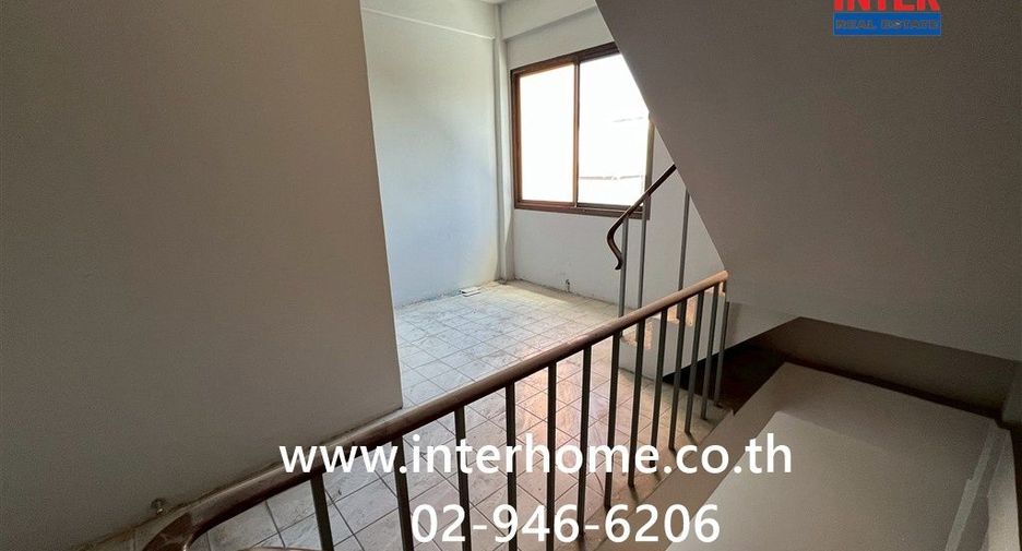 Local comercial en venta de 3 habitaciones en Khan Na Yao, Bangkok