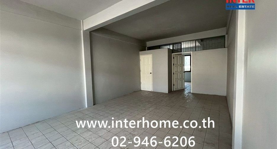 Local comercial en venta de 3 habitaciones en Khan Na Yao, Bangkok