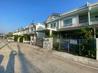 For sale 3 bedrooms townhouse in Bang Sao Thong, Samut Prakan