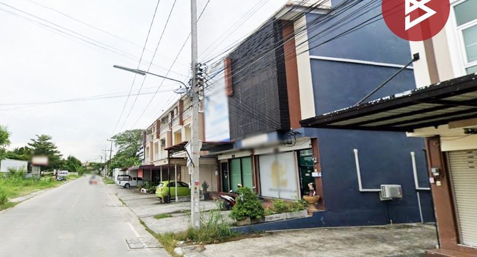 For sale 3 ベッドルーム retail Space in Si Racha, Chonburi