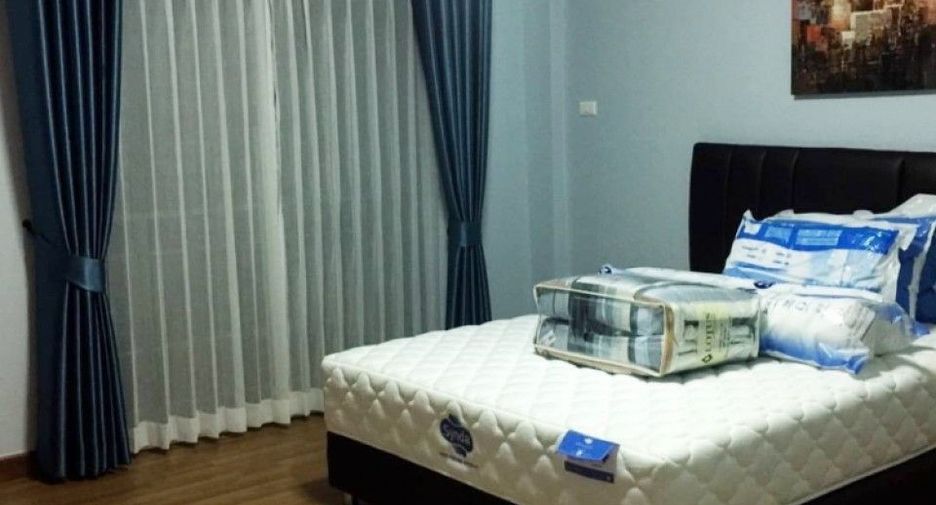 Продажа 3 спальни торговое помещение в Si Racha, Чонбури