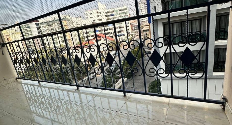 For sale 1 bed condo in Pratumnak, Pattaya