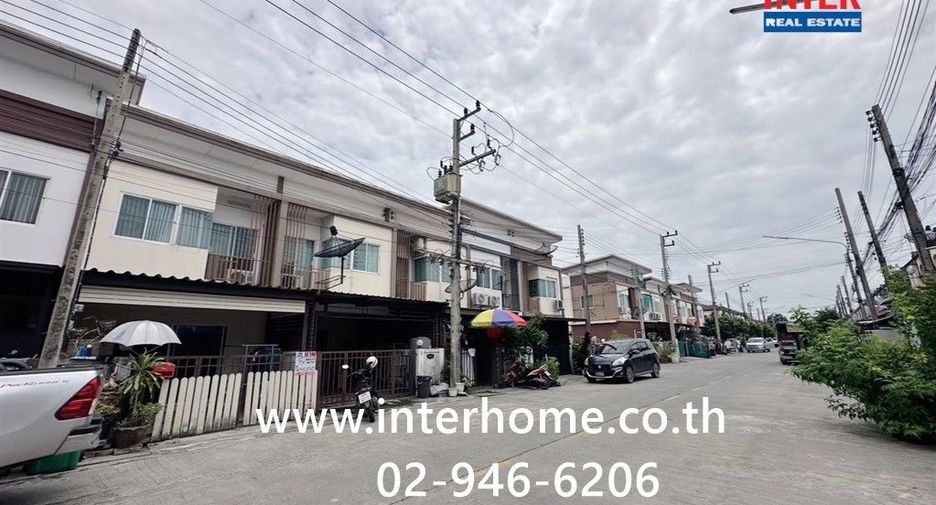 For sale 3 bedrooms townhouse in Khlong Sam Wa, Bangkok