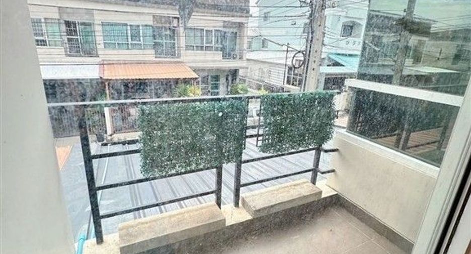 Reihenhaus zum Kauf mit 3 Zimmer in Bang Khen, Bangkok