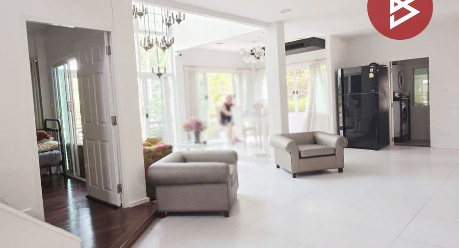 For sale 6 bedrooms house in Khlong Sam Wa, Bangkok