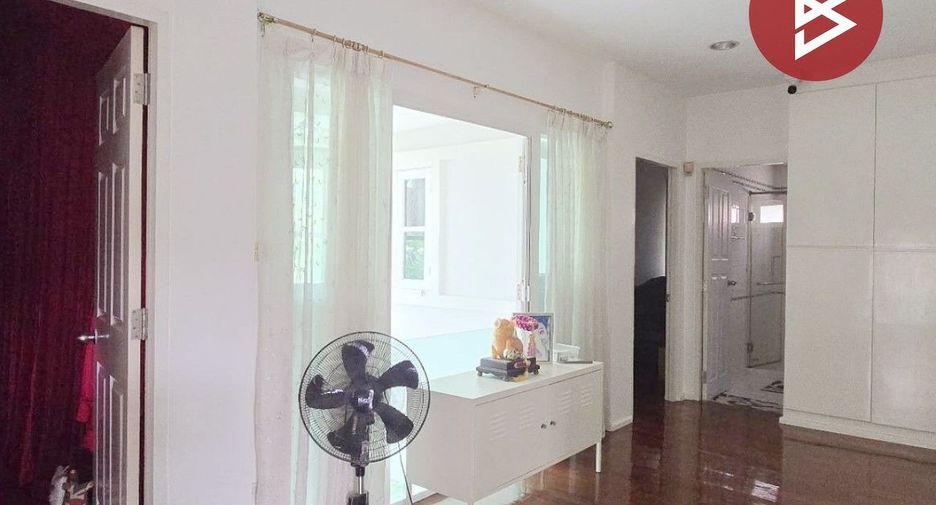 For sale 6 bedrooms house in Khlong Sam Wa, Bangkok