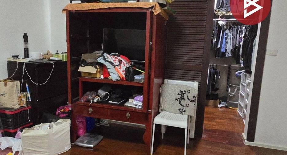 For sale 6 bedrooms house in Khlong Sam Wa, Bangkok