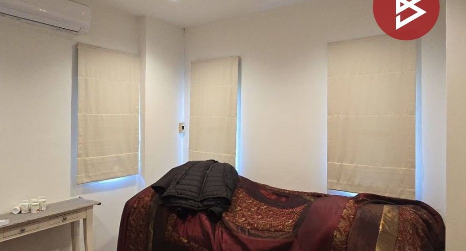 For sale 6 bedrooms house in Khlong Sam Wa, Bangkok