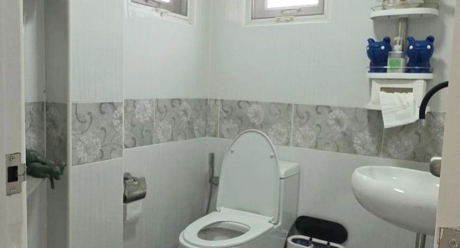 For sale 6 bedrooms house in Khlong Sam Wa, Bangkok