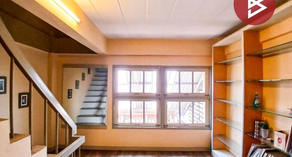 Gewerbefläche zum Kauf mit 3 Zimmer in Thawi Watthana, Bangkok