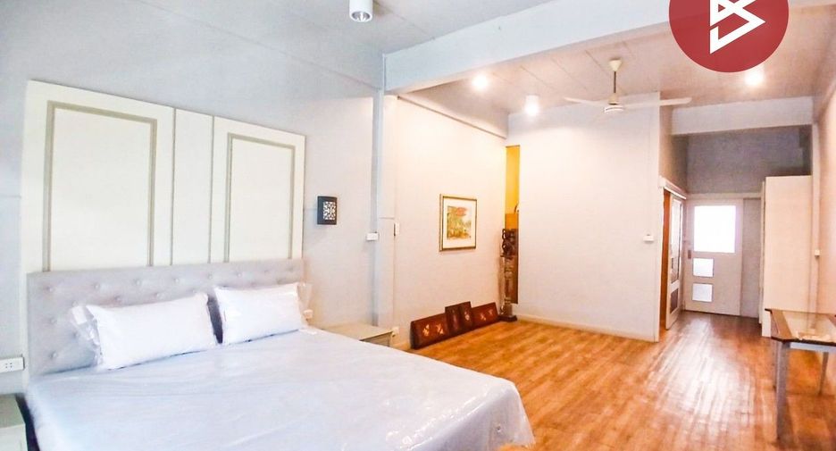 Gewerbefläche zum Kauf mit 3 Zimmer in Thawi Watthana, Bangkok