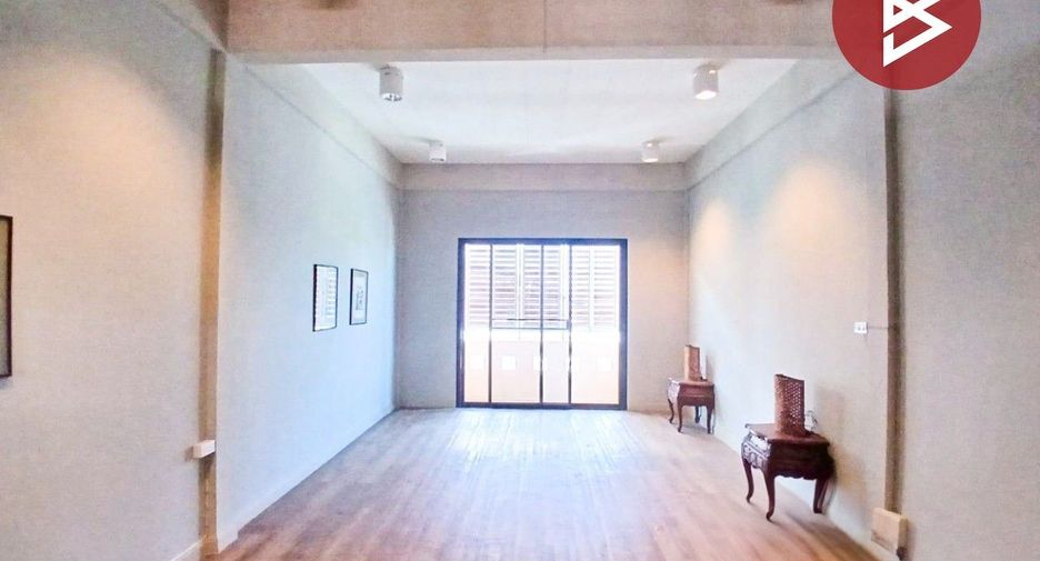 Gewerbefläche zum Kauf mit 3 Zimmer in Thawi Watthana, Bangkok