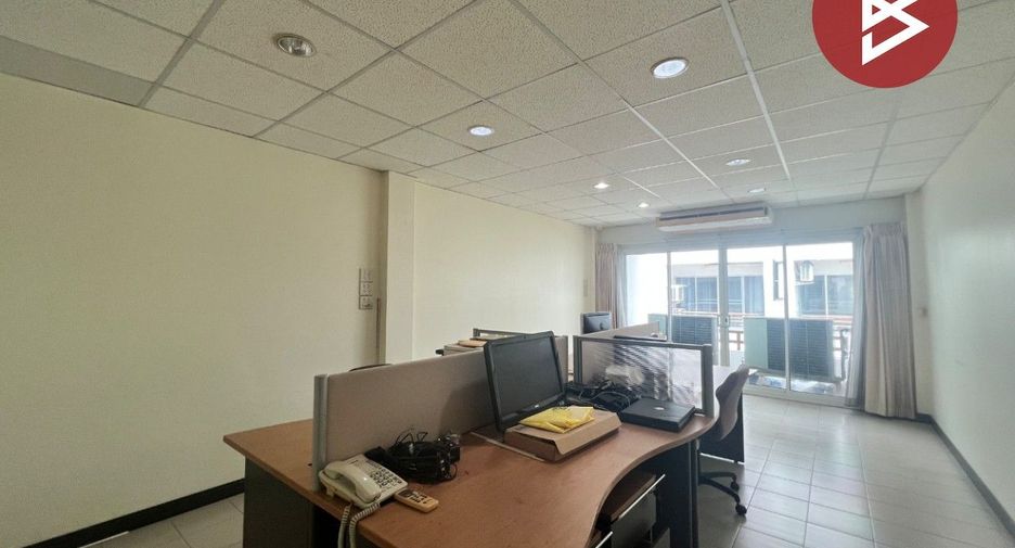 Gewerbefläche zum Kauf mit 3 Zimmer in Mueang Chon Buri, Chonburi