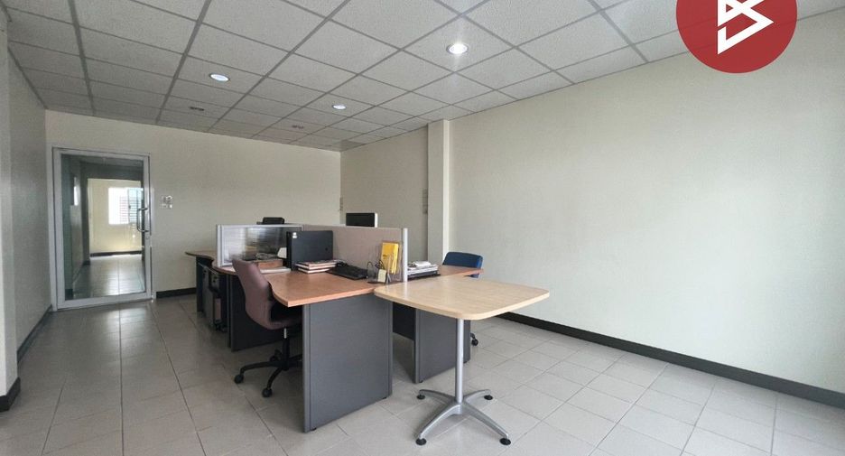 Gewerbefläche zum Kauf mit 3 Zimmer in Mueang Chon Buri, Chonburi