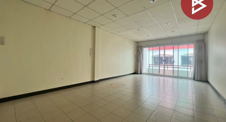 Gewerbefläche zum Kauf mit 3 Zimmer in Mueang Chon Buri, Chonburi