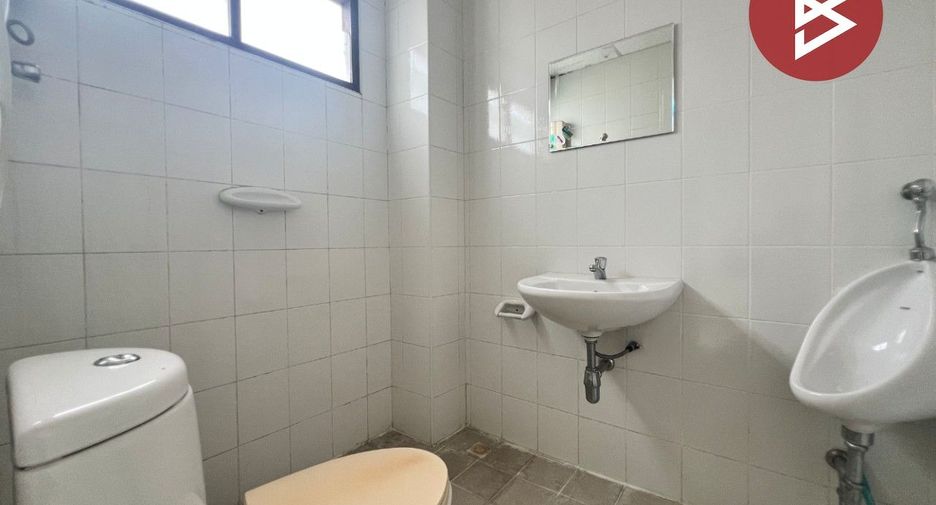 Gewerbefläche zum Kauf mit 3 Zimmer in Mueang Chon Buri, Chonburi