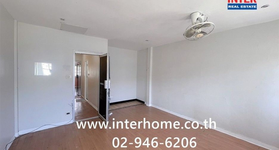 For rent and for sale 2 bedrooms townhouse in Bang Na, Bangkok