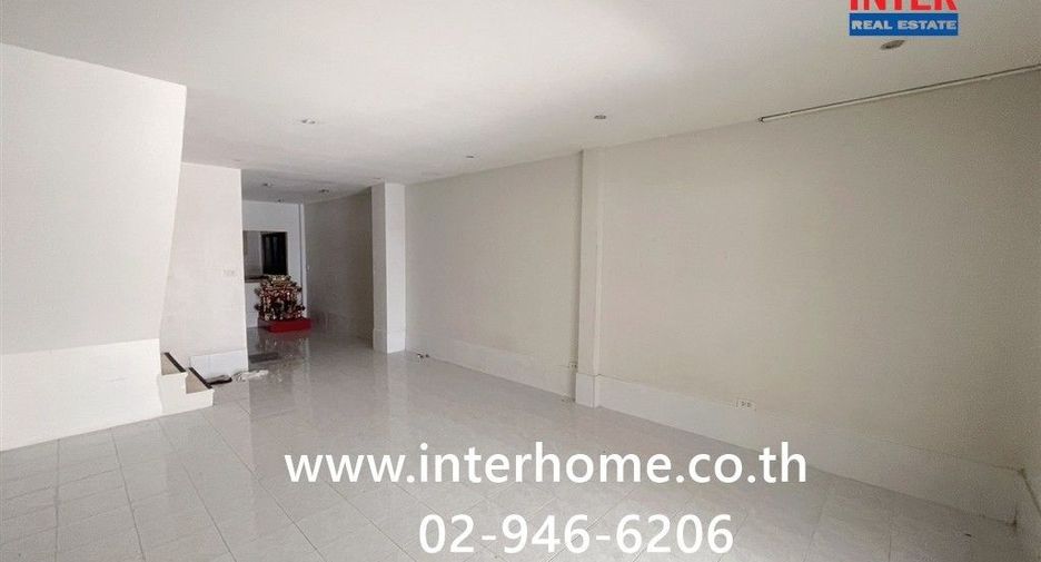 For rent and for sale 2 bedrooms townhouse in Bang Na, Bangkok