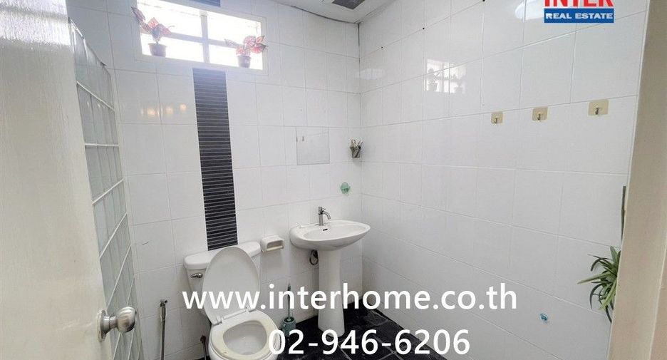 For rent and for sale 2 bedrooms townhouse in Bang Na, Bangkok