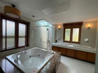 For rent and for sale 5 bedrooms villa in Bang Lamung, Chonburi