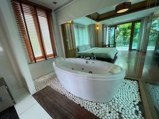 For rent and for sale 5 bedrooms villa in Bang Lamung, Chonburi