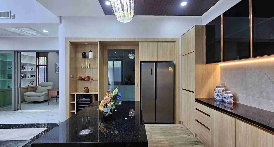 Haus zum Kauf mit 5 Zimmer in East Pattaya, Pattaya