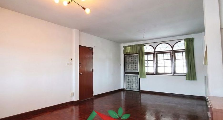 For sale 4 ベッドルーム house in Chom Thong, Bangkok