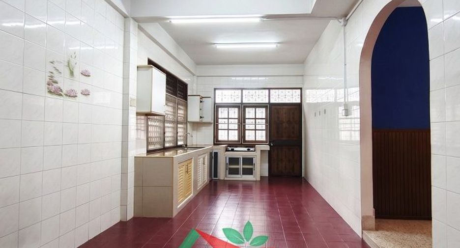 For sale 4 ベッドルーム house in Chom Thong, Bangkok