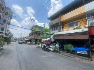 For sale 2 bedrooms retail Space in Mueang Samut Prakan, Samut Prakan