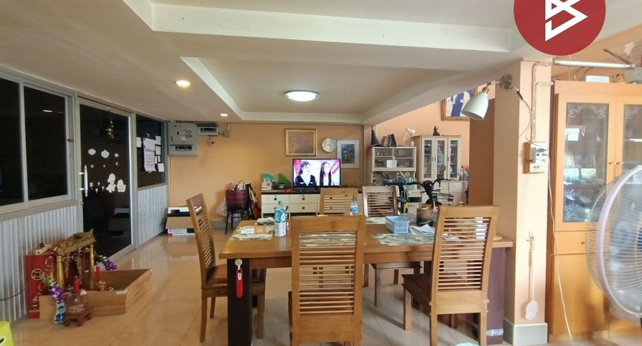 Haus zum Kauf mit 4 Zimmer in Mueang Nakhon Pathom, Nakhon Pathom