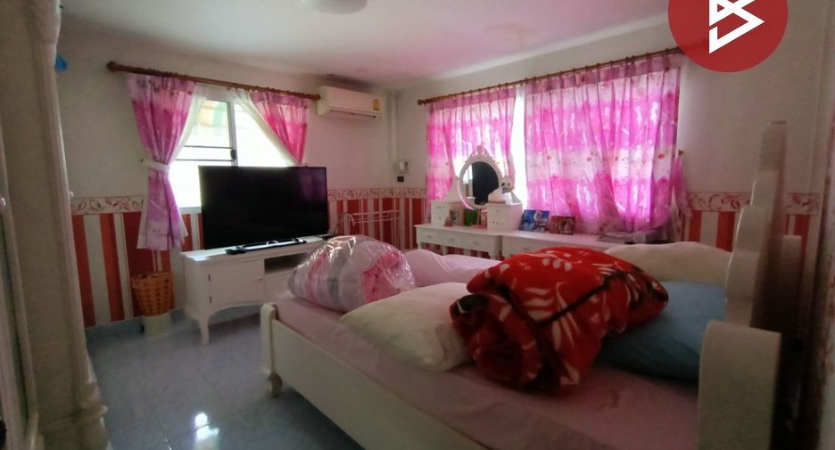 Haus zum Kauf mit 4 Zimmer in Mueang Nakhon Pathom, Nakhon Pathom