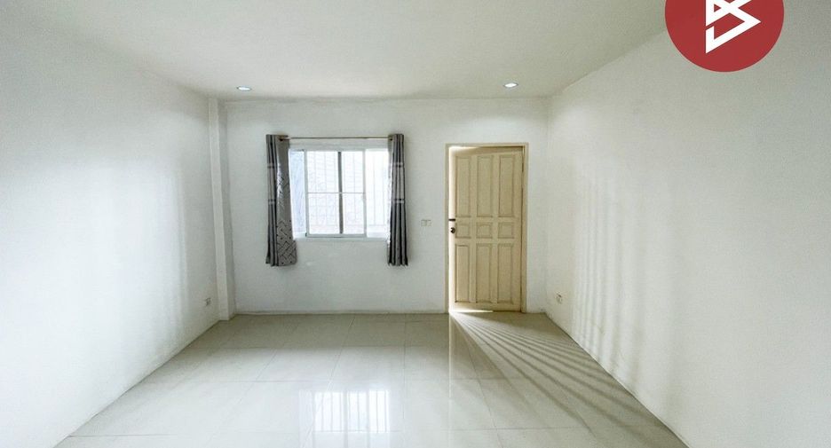For sale 4 bedrooms retail Space in Nong Han, Udon Thani