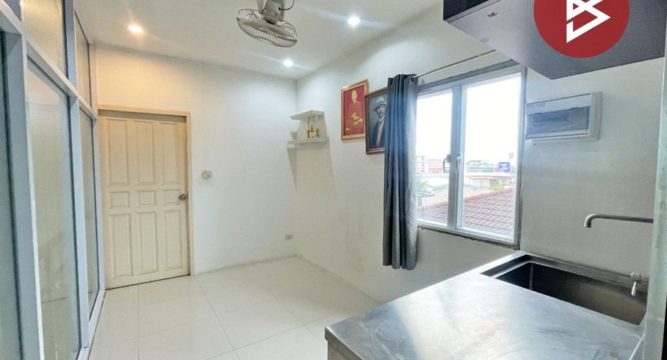 For sale 4 bedrooms retail Space in Nong Han, Udon Thani