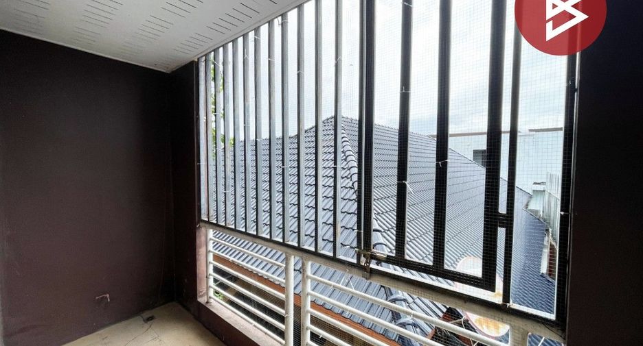 For sale 4 bedrooms retail Space in Nong Han, Udon Thani