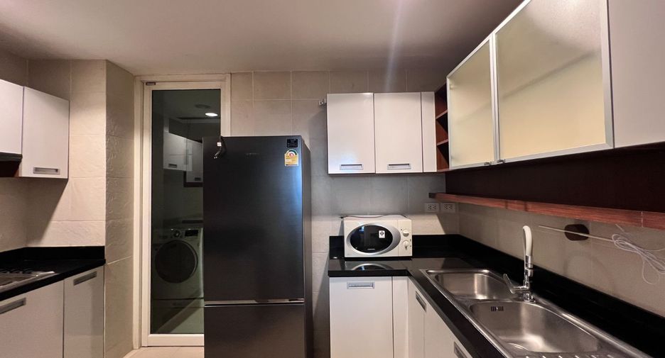 For sale 3 bedrooms condo in Khlong Toei, Bangkok