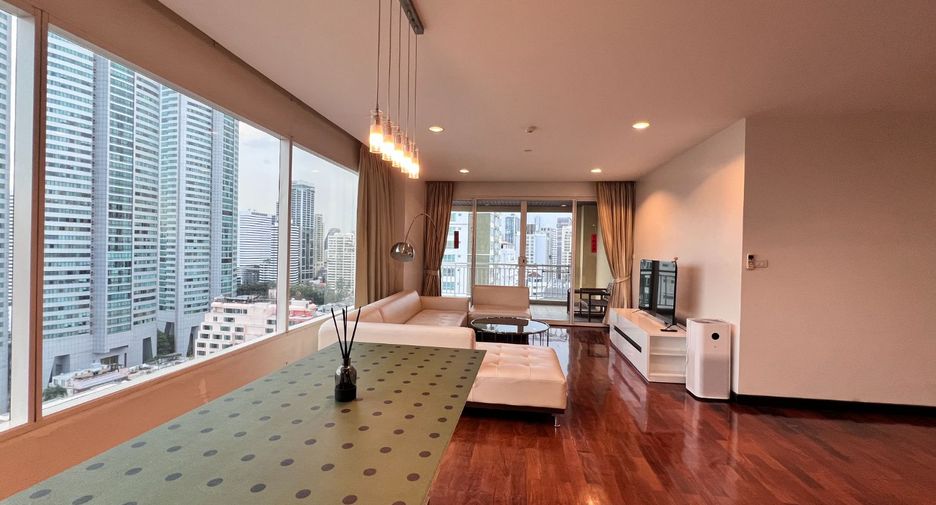 For sale 3 bedrooms condo in Khlong Toei, Bangkok