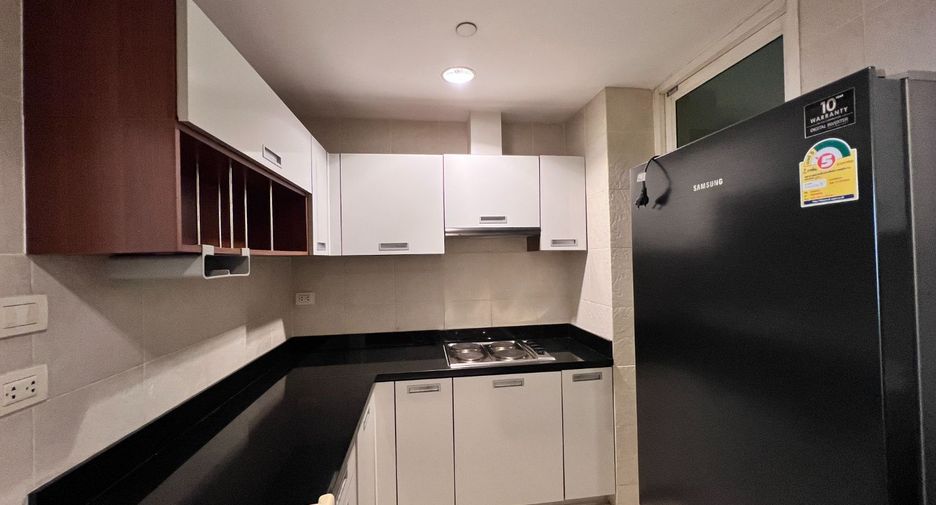 For sale 3 bedrooms condo in Khlong Toei, Bangkok