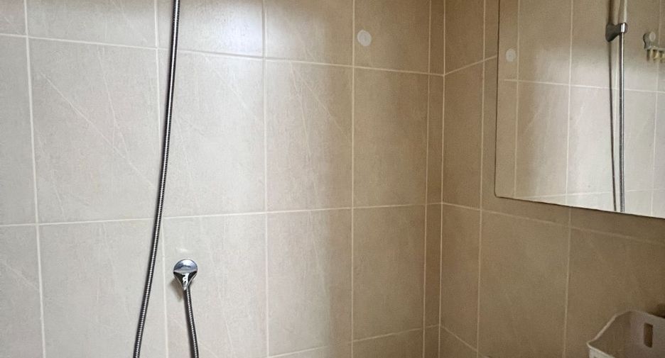 For sale 3 bedrooms condo in Khlong Toei, Bangkok