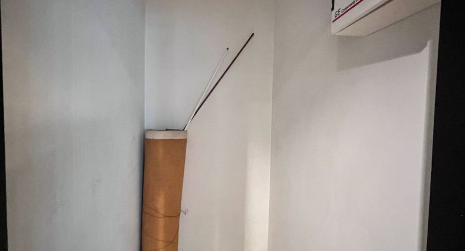 For sale 3 bedrooms condo in Khlong Toei, Bangkok