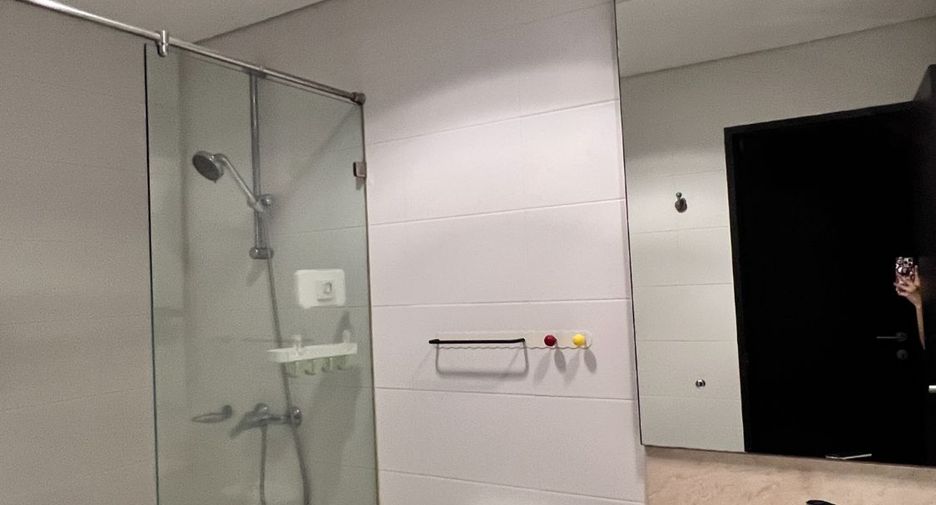 For sale 3 bedrooms condo in Khlong Toei, Bangkok