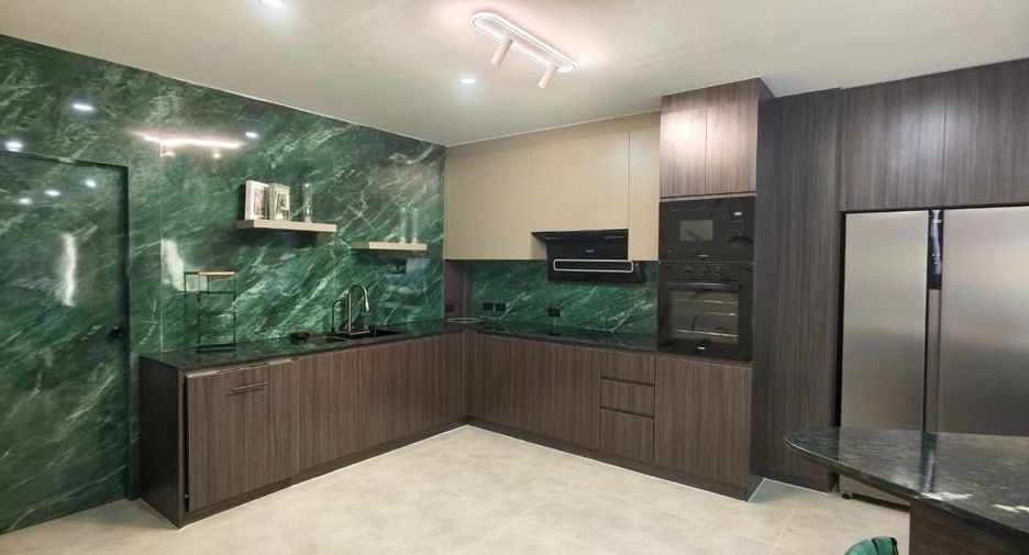 À vendre 5 chambres villa à Bang Lamung, Chonburi