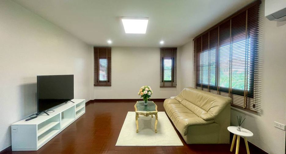 For rent 4 bedrooms house in Mueang Chiang Mai, Chiang Mai