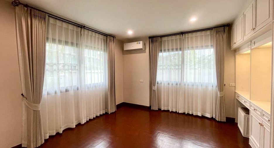 For rent 4 bedrooms house in Mueang Chiang Mai, Chiang Mai