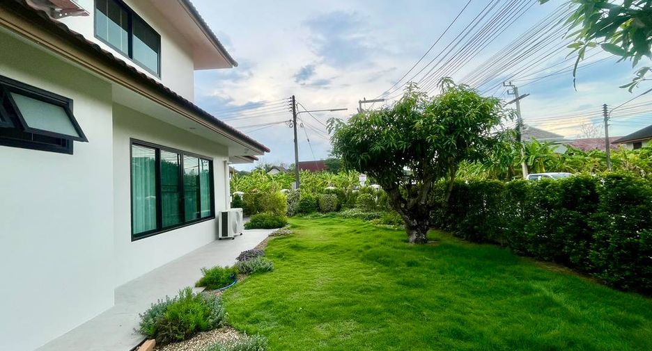 For rent 4 bedrooms house in Mueang Chiang Mai, Chiang Mai