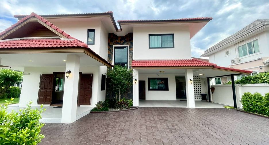 For rent 4 bedrooms house in Mueang Chiang Mai, Chiang Mai
