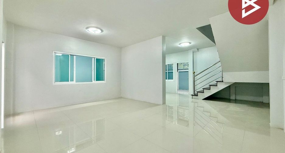 For sale 3 bedrooms townhouse in Mueang Ratchaburi, Ratchaburi