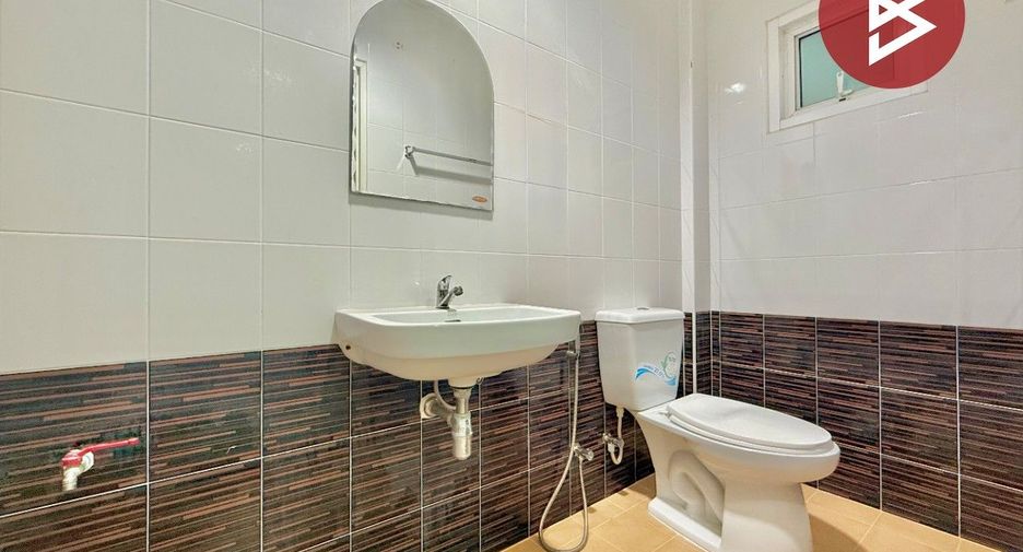 For sale 3 bedrooms townhouse in Mueang Ratchaburi, Ratchaburi