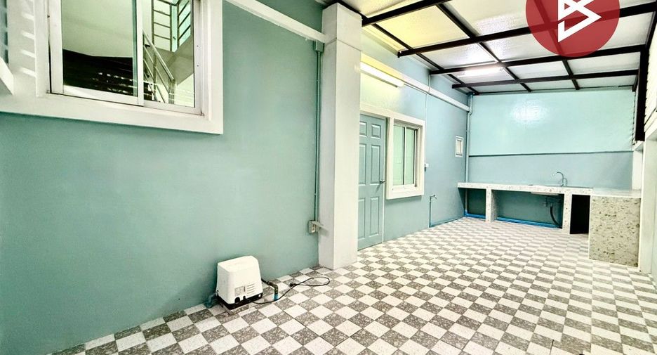 For sale 3 bedrooms townhouse in Mueang Ratchaburi, Ratchaburi