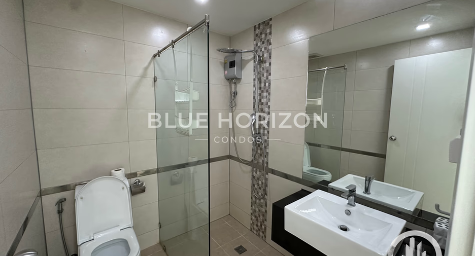 For rent 2 bedrooms condo in Pratumnak, Pattaya
